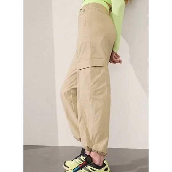 Athleta Cascade High Rise Cargo Poplin Pants Pockets UV Breathable Oak Tan Sz L - Picture 3 of 10